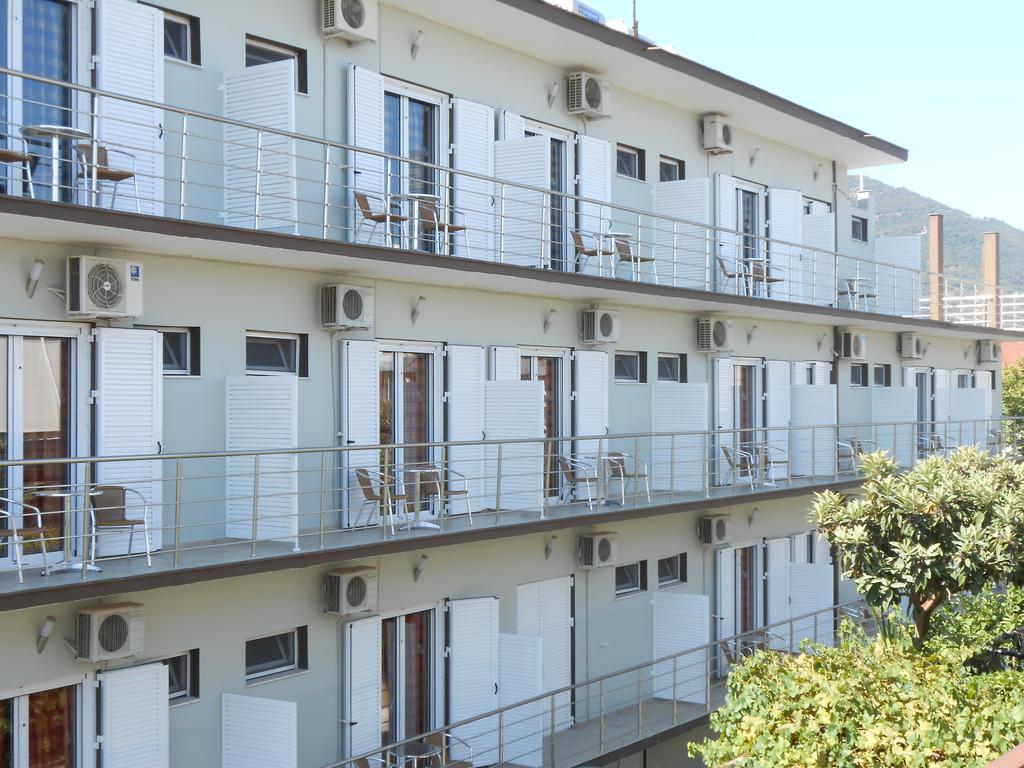 Hotel Neon Astron Камена-Вурла Екстер'єр фото